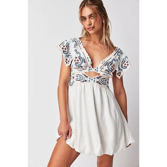 Free People Rambling Roads Mini Dress White Embroidered Floral‎ Cutout Sz S - Picture 1 of 13